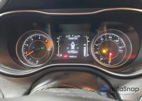 2019 Jeep Cherokee Altitude Fwd z USA, uszkodzony, nr VIN 1C4PJLLB3KD392980